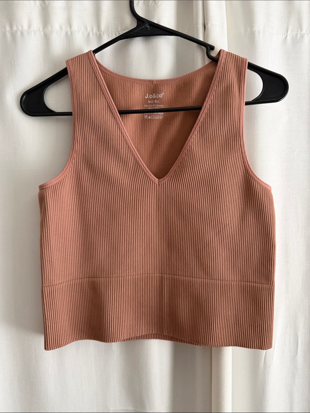 Ribbed V‑Neck Cropped Tank in Dusty Rose